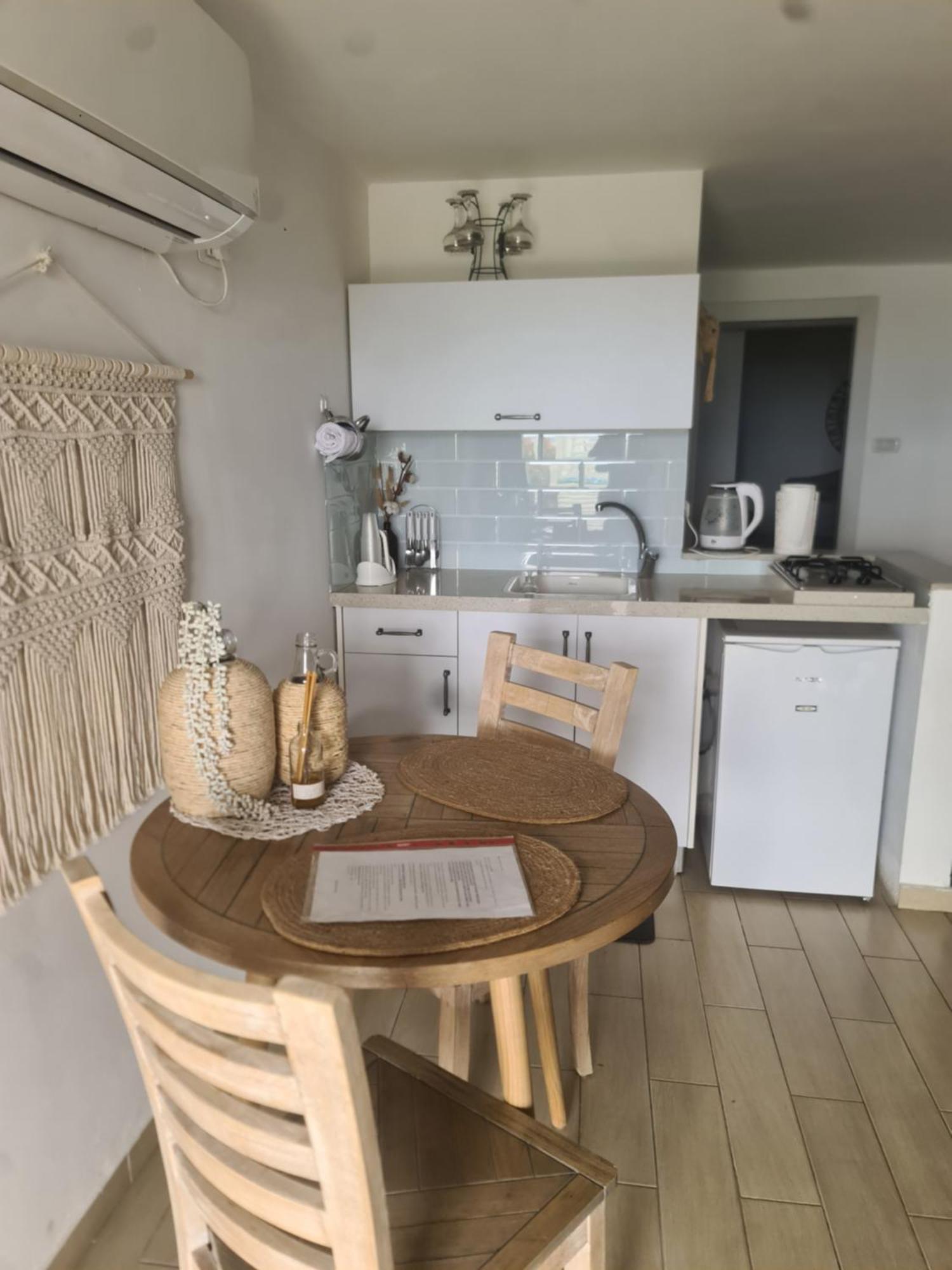 Ronit'S Place Daire Kiryat Shmona Oda fotoğraf