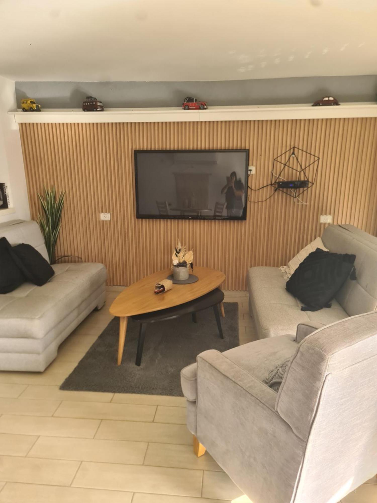 Ronit'S Place Daire Kiryat Shmona Oda fotoğraf