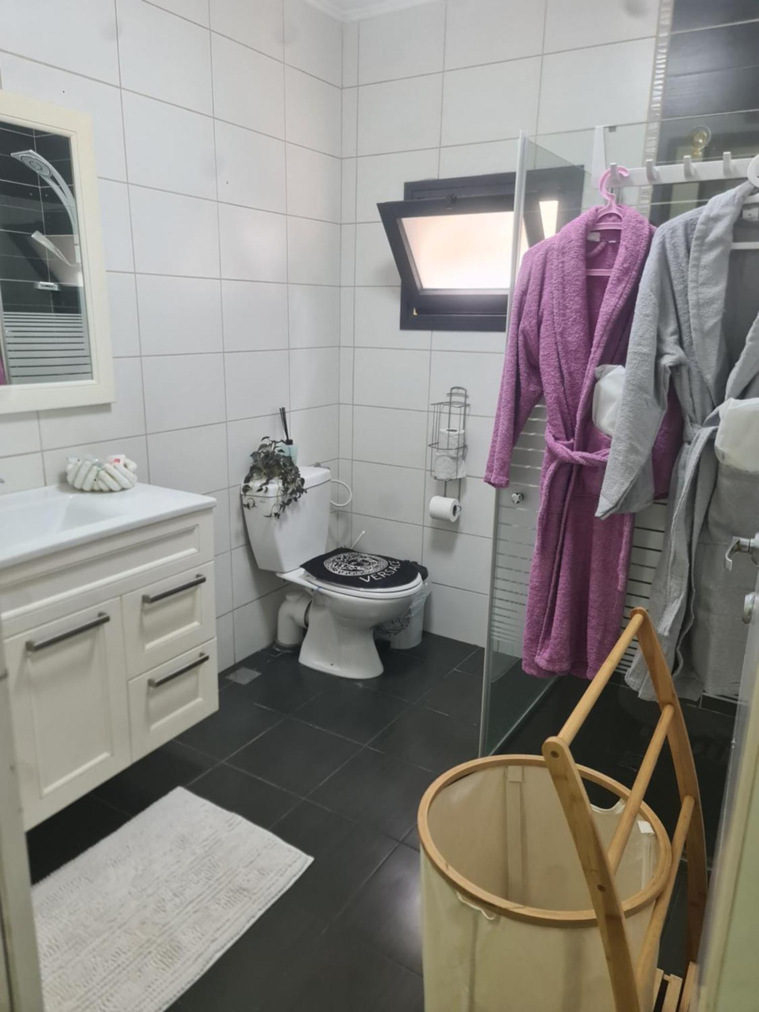 Ronit'S Place Daire Kiryat Shmona Oda fotoğraf
