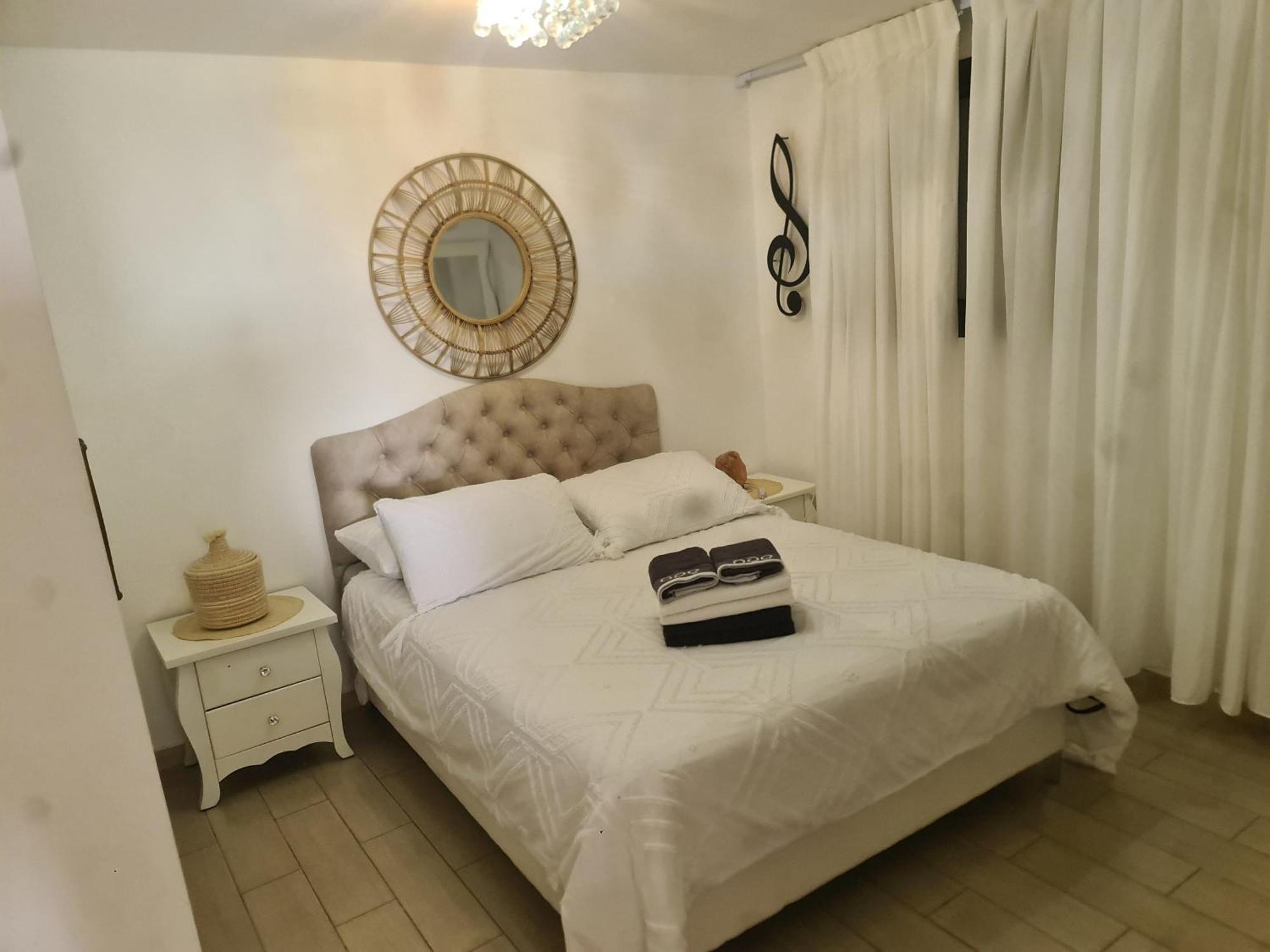 Ronit'S Place Daire Kiryat Shmona Oda fotoğraf